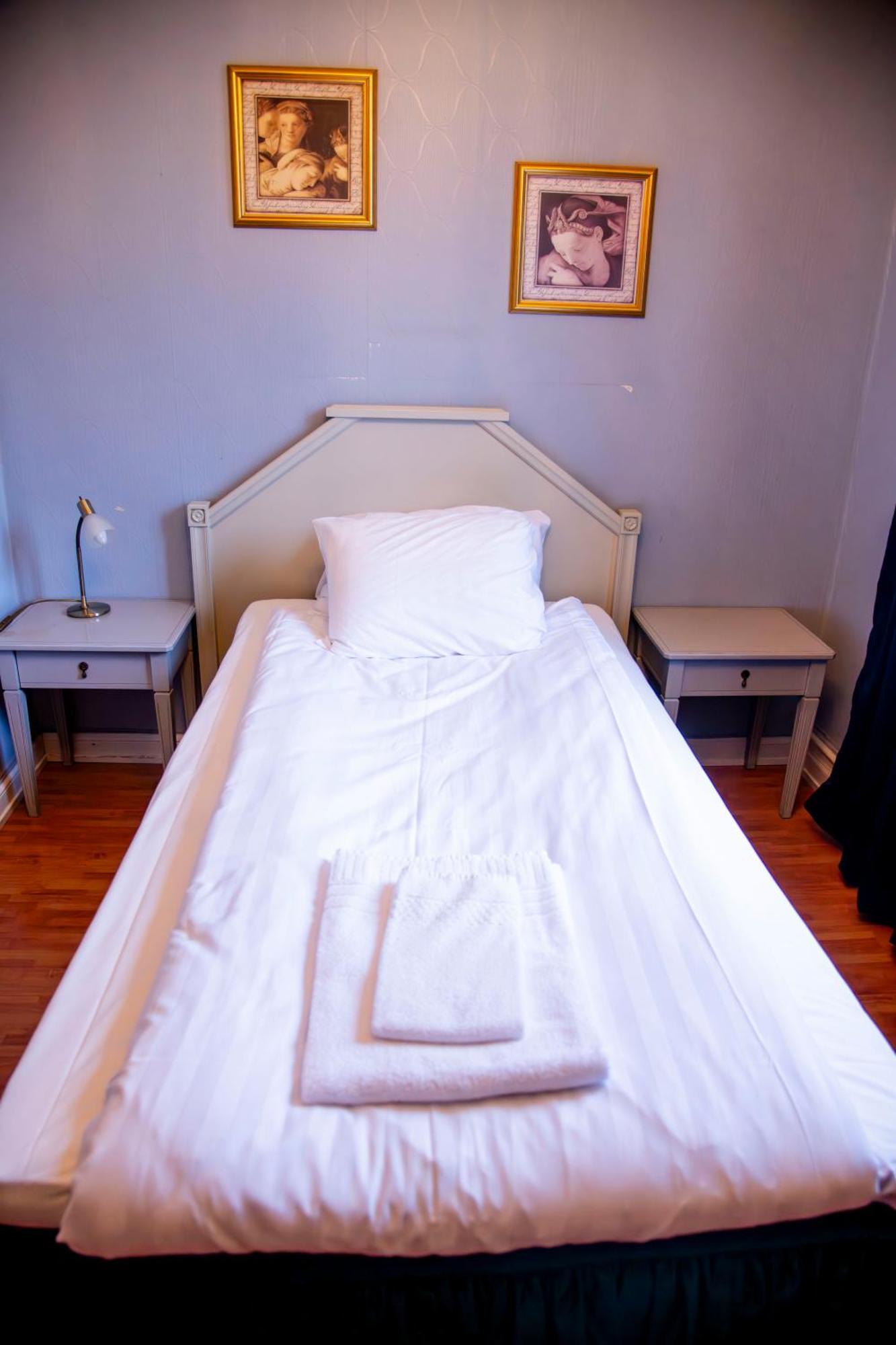 Park Hotel Linkoeping Fawlty Towers Szoba fotó