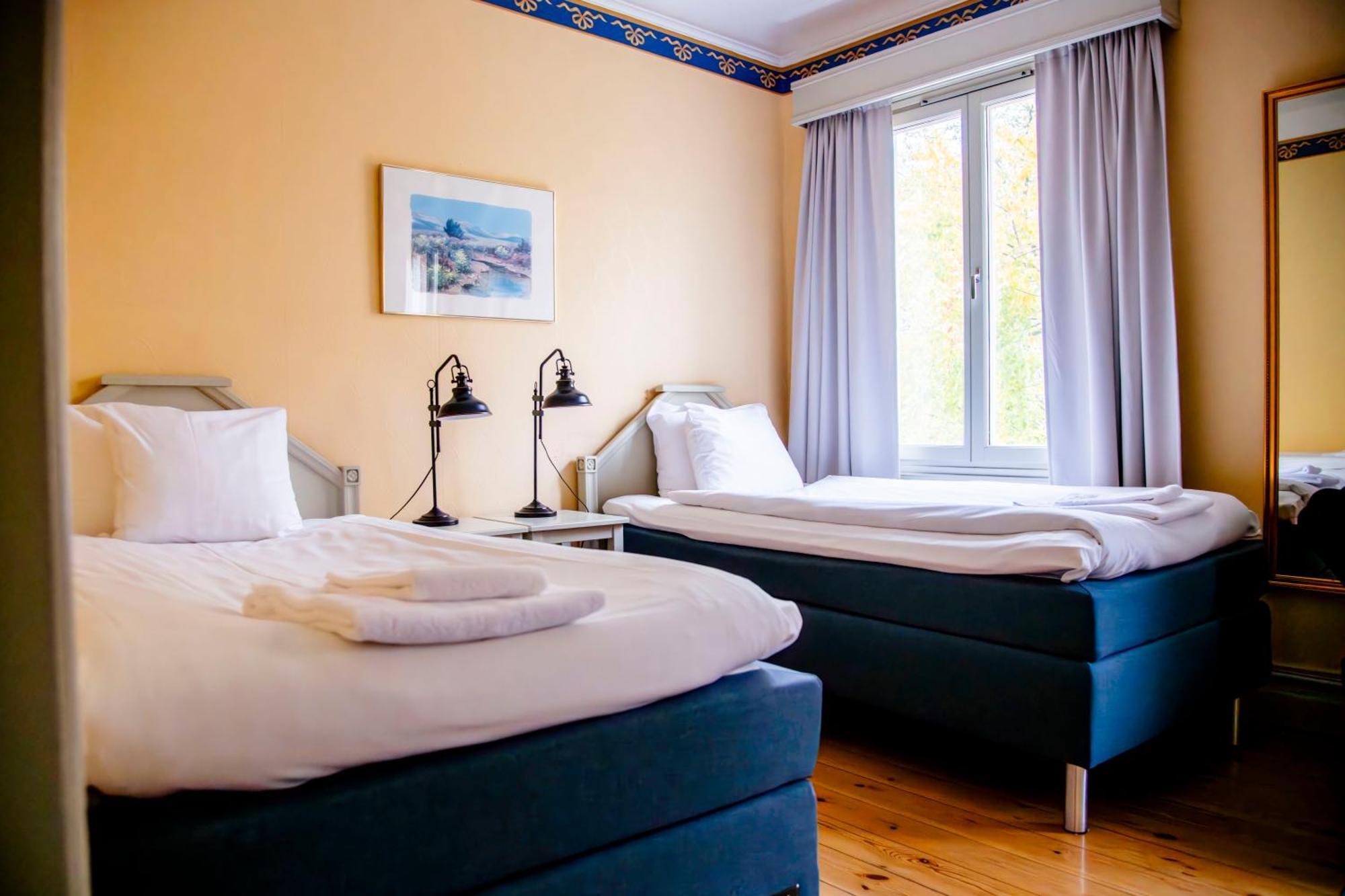 Park Hotel Linkoeping Fawlty Towers Szoba fotó