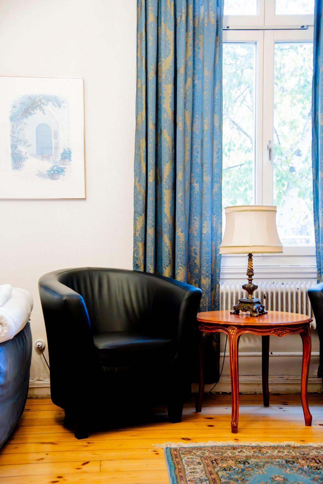Park Hotel Linkoeping Fawlty Towers Szoba fotó