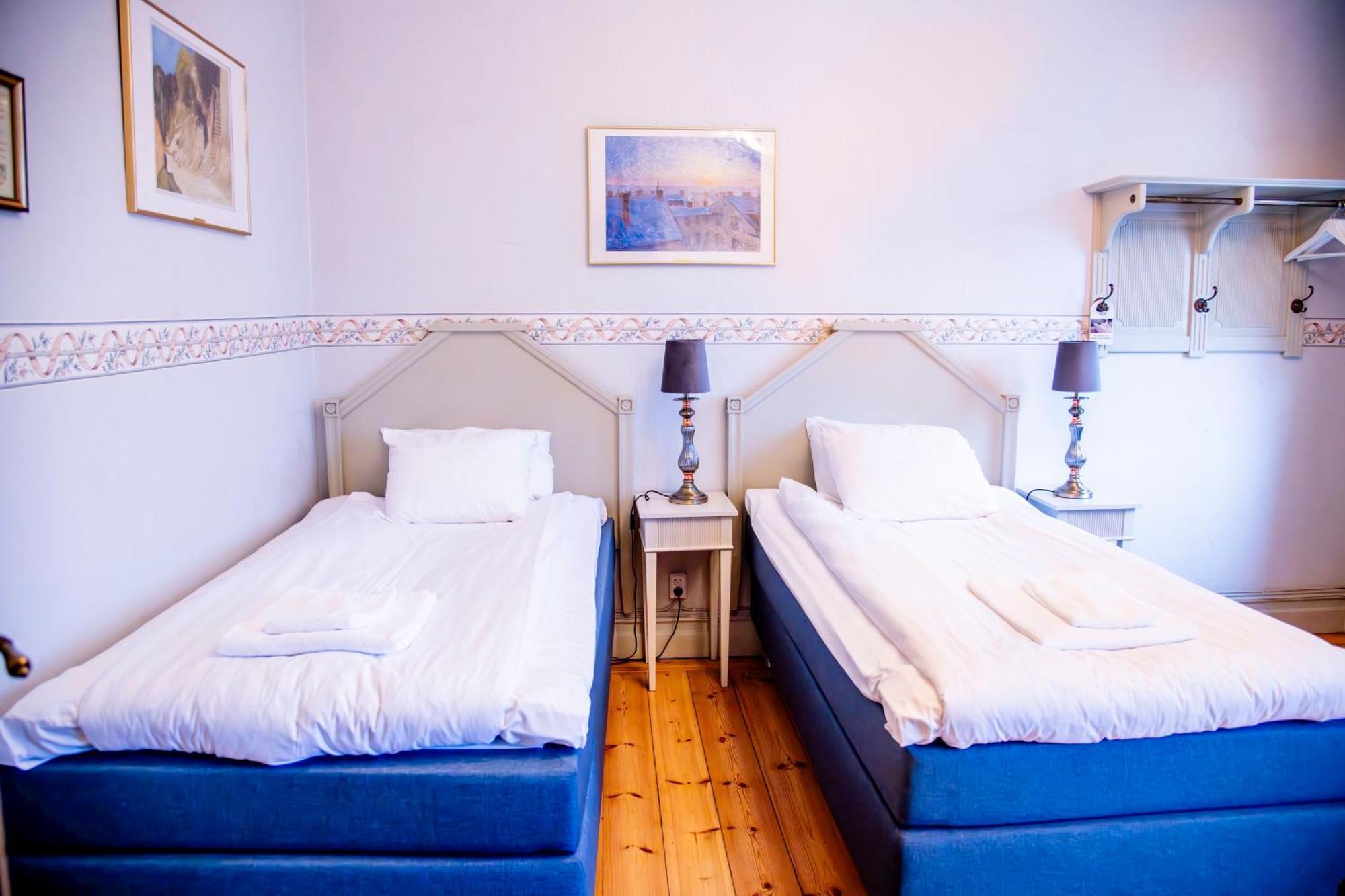 Park Hotel Linkoeping Fawlty Towers Szoba fotó