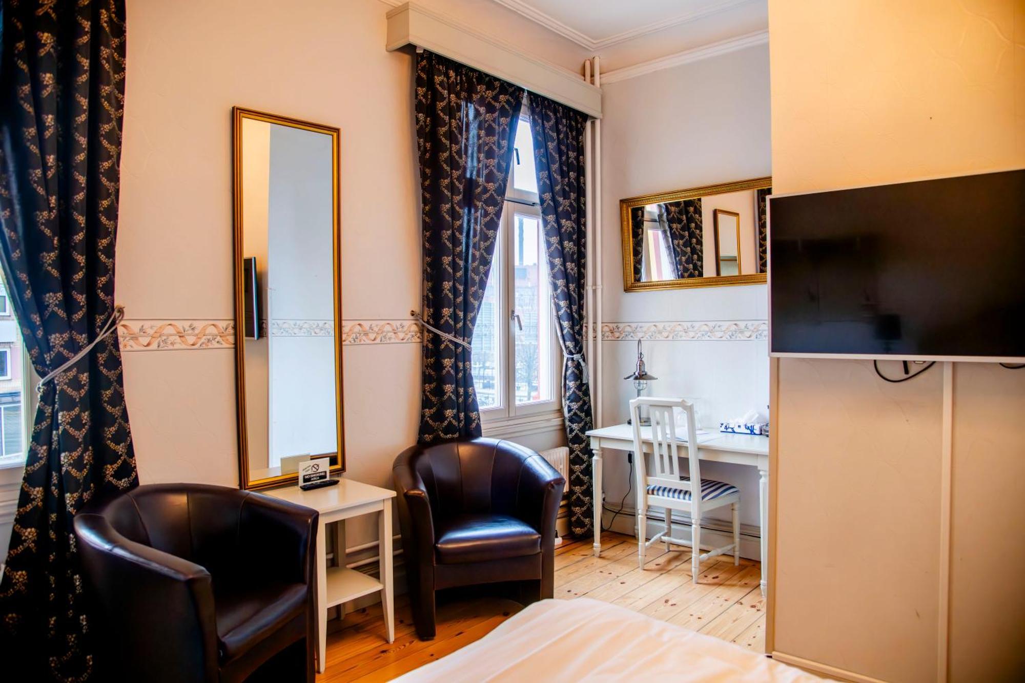 Park Hotel Linkoeping Fawlty Towers Szoba fotó